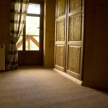Eco Sadyba Familia Dağ evi *